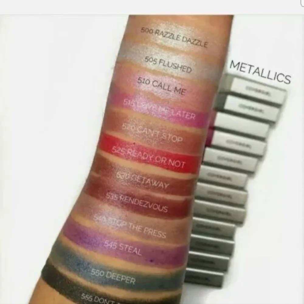 Covergirl Exhibitionist metallic lipstick 555